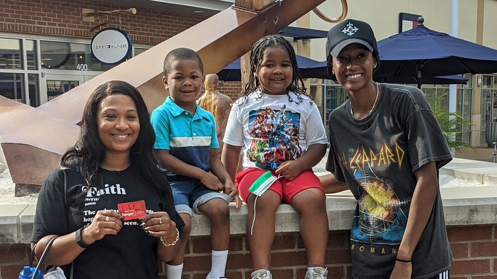SHATORI WALKER-KIMBROUGH GRANTS D.C. FAMILY BACK-TO-SCHOOL SHOPPING SPREE